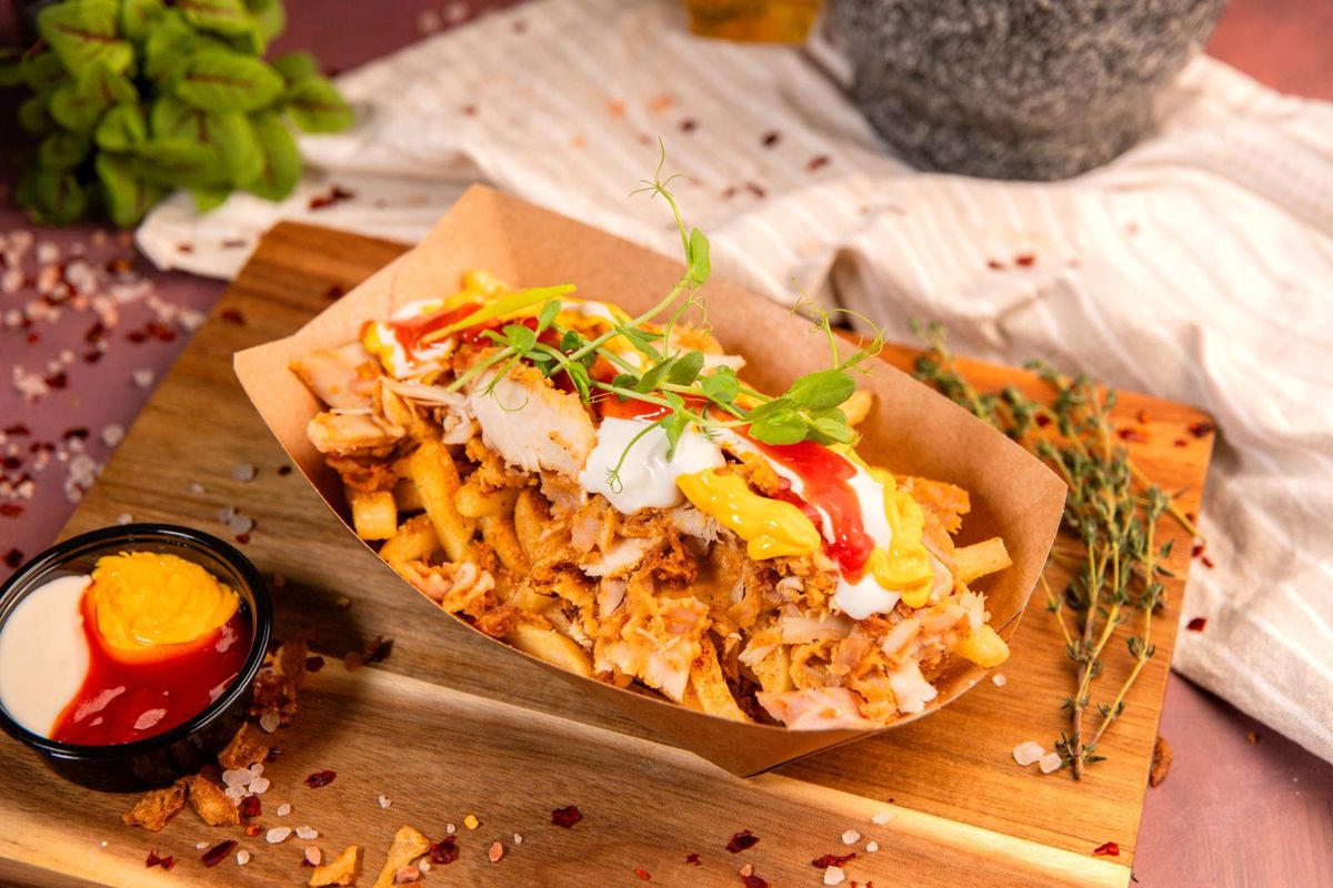 DELI•BOX Cartofi + Pui Shaorma